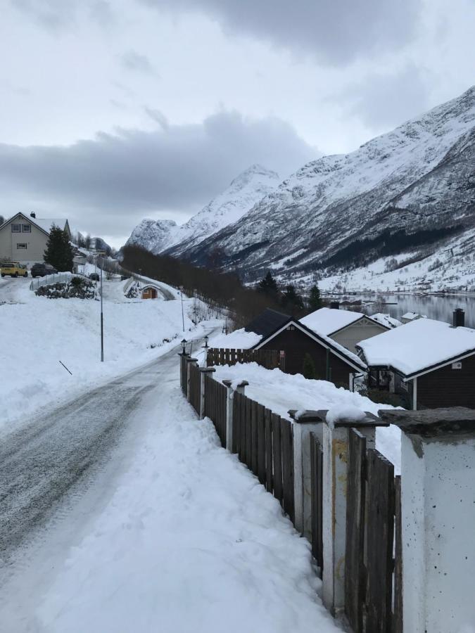 Panorama Fjord Olden Apartamento Exterior foto