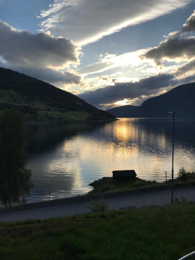 Panorama Fjord Olden Apartamento Exterior foto