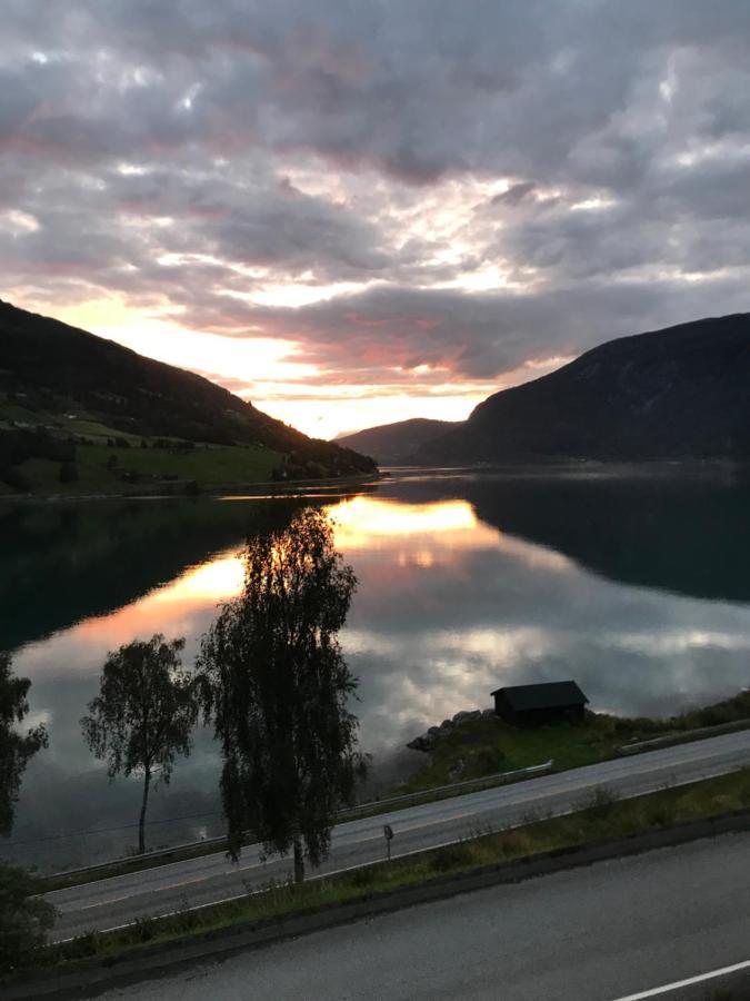 Panorama Fjord Olden Apartamento Exterior foto